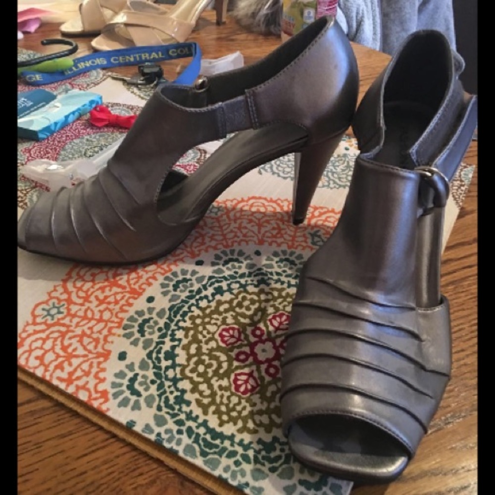 New Fashion Bug Peep Toe High Heels